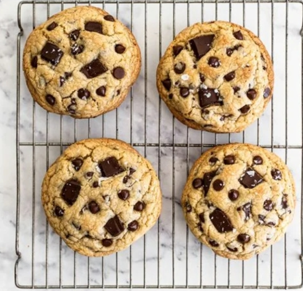 5 Large Gourmet Chocolate Chip Cookies - Image 2